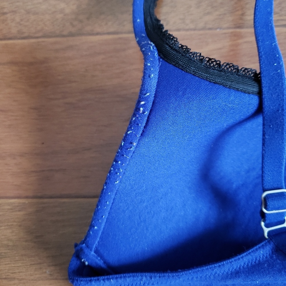 Victoria's secret body by Victoria wireless bra (0426) - Picture 4 of 5